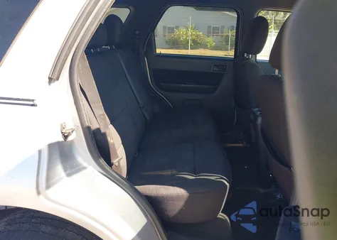 2010 Ford Escape Xlt z USA, uszkodzony, nr VIN 1FMCU0D7XAKB28479